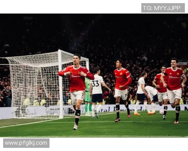 西甲赛场惊现冷门尤文图斯与热刺战成平局帽子戏法引发全场狂欢