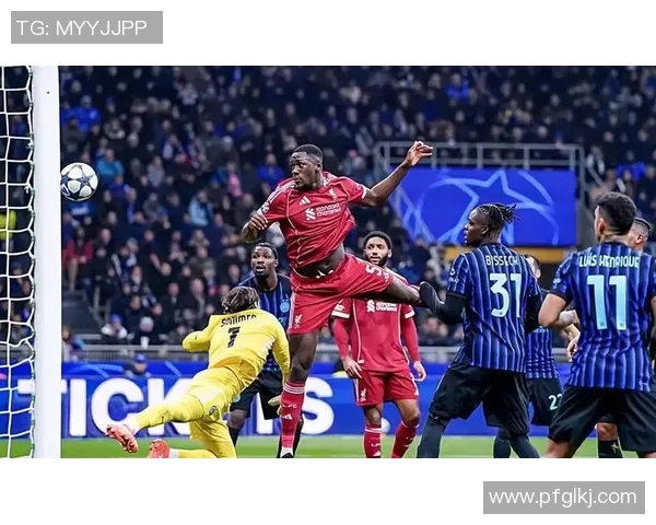 足总杯精彩对决：里昂与利物浦激战成平局逆转瞬间引发全场热潮