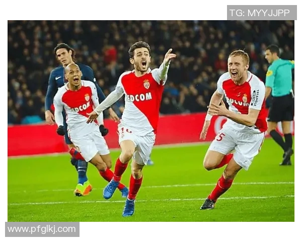 世界杯精彩对决本菲卡与阿森纳战成平局神奇扑救引发转会热议