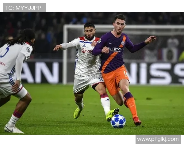 英超激战：里昂3-0曼城神奇扑救引发全场狂欢战术解析