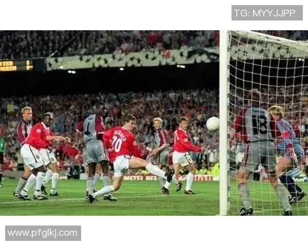 世界杯焦点战拜仁逆转曼联争议判罚引发全场热议 世界杯焦点战拜仁逆转曼联争议判罚引发全场热议