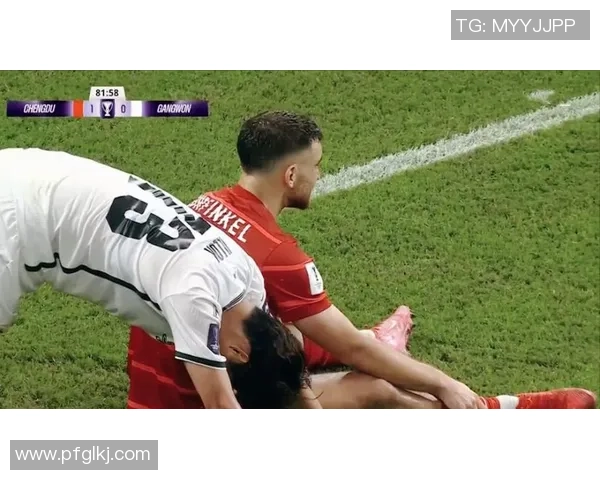 中超激战皇马与里昂鏖战至平局绝杀瞬间引发全场热烈反响 中超激战皇马与里昂鏖战至平局绝杀瞬间引发全场热烈反响