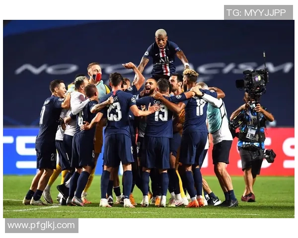 英超激战巴黎圣日耳曼逆转波尔图争议判罚引发全场沸腾 英超激战巴黎圣日耳曼逆转波尔图争议判罚引发全场沸腾