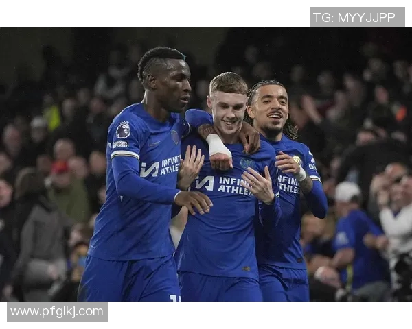 国王杯精彩对决切尔西逆转曼联红牌争议引发全场热议 国王杯精彩对决切尔西逆转曼联红牌争议引发全场热议